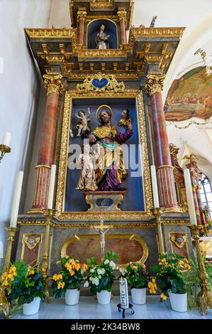 Seitenaltar mit S. Josef, Kirche St. Anna in Betzigau, Allgäu, Bayern, Deutschland Stockfoto