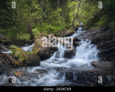 Wasserfall im Naturpark Comapedrosa in Andorra Stockfoto