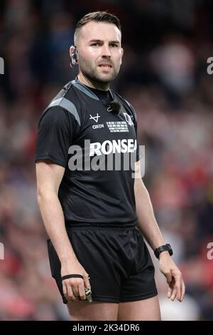 Schiedsrichter Liam Moore beim Betfred Super League Grand Final in Old Trafford, Manchester. Bilddatum: Samstag, 24. September 2022. Stockfoto