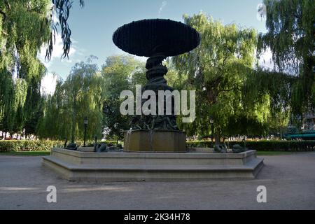 Stockholm, Schweden, September 2022: Molins-Brunnen im Park King's Garden. Stockfoto