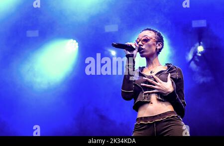 Berlin, Deutschland. 24. September 2022. Die Musikerin Layla wird beim Lollapalooza Festival im Berliner Olympiastadion auf der Bühne stehen. Die Ausgabe 6. des Musikfestivals in Berlin findet vom 24.09.2022 - 25.09.2022 statt. Kredit: Britta Pedersen/dpa/Alamy Live Nachrichten Stockfoto
