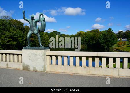 Oslo, Norwegen, September 2022: Frogner Park, ein Park voller Skulpturen des norwegischen Bildhauers Gustav Vigeland. Stockfoto