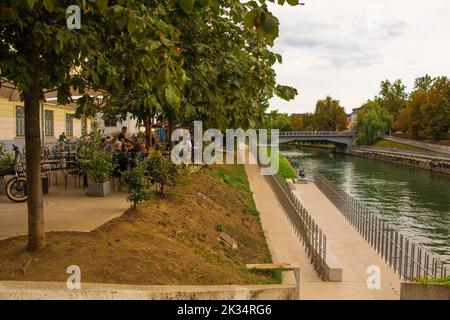 Ljubljana, Slowenien - September 3. 2022. Der Fluss Ljubljanici in Ljubljana, Slowenien Stockfoto