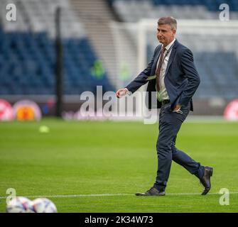 24.. September 2022; Hampden Park, Glasgow, Schottland: Fußball der UEFA Nations League, Schottland gegen Irland; Manager der Republik Irland Stephen Kenny Stockfoto