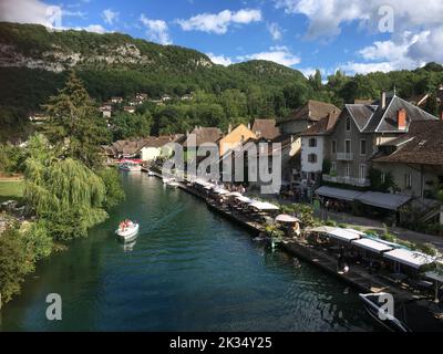 Canal de Savières und Chanaz; französische Gemeinde im Département Savoie in der Region Auvergne-Rhône-Alpes im Südosten Frankreichs. (132) Stockfoto