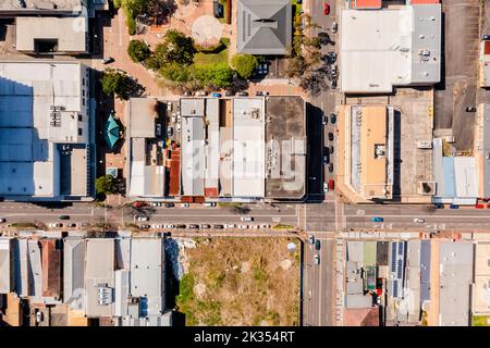 Von oben aus eine Luftaufnahme über die Innenstadt von Gosford an der Zentralküste Australiens. Stockfoto