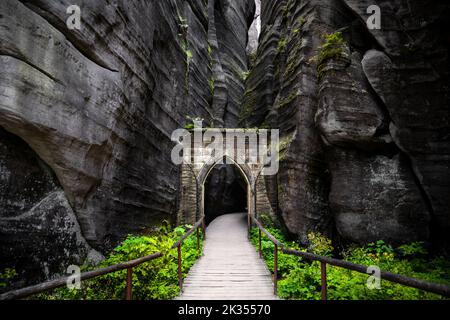 Felsstadt in den Felsen von Adrspach, Teil des Landschaftsparks Adrspach-Teplice in der Tschechischen Republik Stockfoto