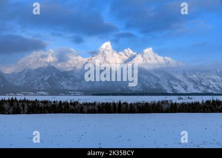 WY05066-00..... WYOMING - Teton Range im Winter, Grand Teton National Park. Stockfoto