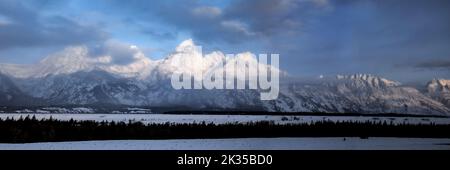 WY05067-00..... WYOMING - Teton Range im Winter, Grand Teton National Park. Stockfoto