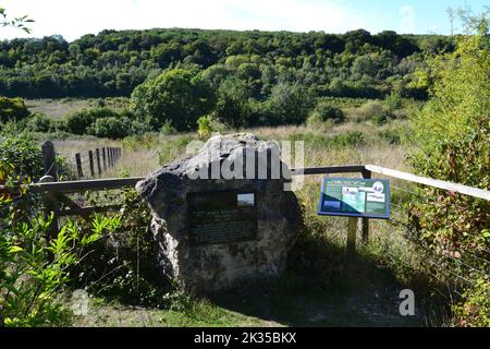 Ende des Sommers im Westen von Kent bei Eynsford am Percy Pilcher Memorial in einem geheimen Tal östlich des Darent Valley. Pilcher war ein früher Pilot Stockfoto