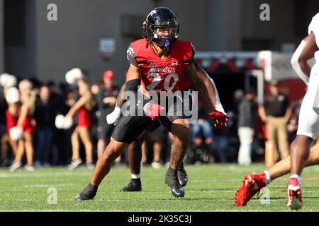 Cincinnati, Ohio, USA. 24. September 2022. Cincinnati Bearcats LB Deshawn Tempo während eines NCAA Fußballspiels zwischen den Cincinnati Bearcats und den Indiana Hoosiers im Nippert Stadium in Cincinnati, Ohio. Kevin Schultz/CSM/Alamy Live News Stockfoto