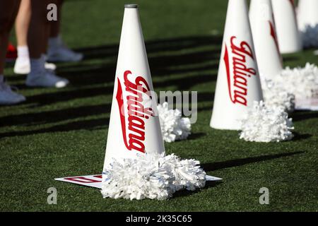 Cincinnati, Ohio, USA. 24. September 2022. Ein Indiana Hoosier-Megaphon am Rande eines NCAA-Fußballspiels zwischen den Cincinnati Bearcats und den Indiana Hoosiers im Nippert Stadium in Cincinnati, Ohio. Kevin Schultz/CSM/Alamy Live News Stockfoto