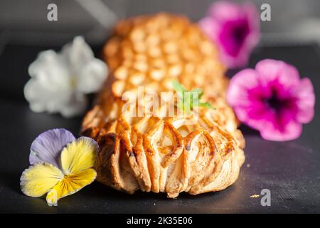 Apfelstrudel ist ein traditioneller Wiener Strudel, ein beliebtes Gebäck in Österreich, Bayern, der Tschechischen Republik, Norditalien, Slowenien, Und anderen Ländern Stockfoto