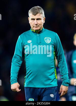 24.. September 2022; Hampden Park, Glasgow, Schottland: Fußball der UEFA Nations League, Schottland gegen die Republik Irland; Dejektion für den Manager der Republik Irland, Stephen Kenny, zu Vollzeit Stockfoto