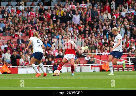 24.. September 2022: Emirates Stadium, London, England; Super League Fußball der Frauen, Arsenal gegen Tottenham Hotspur; Jordan Nobbs von Arsenal Stockfoto