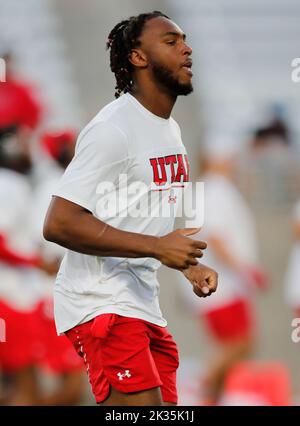 Tempe, Arizona, USA. 24. September 2022. Utah wärmt sich vor dem NCAA-Fußballspiel zwischen den Utah Utes und den Arizona Sun Devils im Sun Devil Stadium in Tempe, Arizona, auf. Michael Cazares/Cal Sport Media. Kredit: csm/Alamy Live Nachrichten Stockfoto