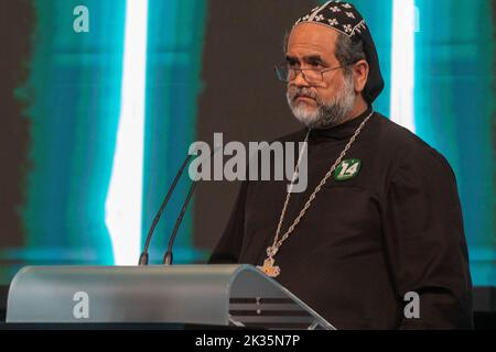 Sao Paulo, Brasilien. 24. September 2022. Padre Kelmon, Präsidentschaftskandidat der Partido Trabalhista Brasileiro (PTB), nimmt an einer Präsidentschaftsdebatte über SBT Television Teil. Die Brasilianer gehen am 2. Oktober an die Wahlen, um einen Präsidenten, einen Vizepräsidenten, Gouverneure und Senatoren zu wählen. Quelle: Andre Lucas//dpa/Alamy Live News Stockfoto