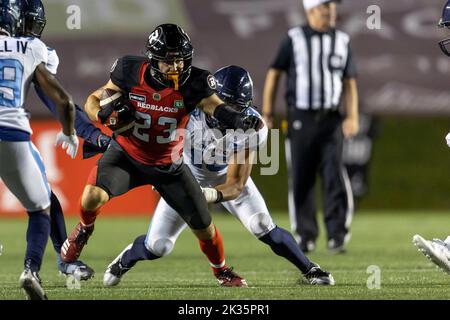 Ottawa, Kanada. 24. September 2022. Jaelon Acklin (23) von den Ottawa Redblacks in einem regulären Saison Canadian Football League (CFL) Spiel zwischen den Toronto Argonauts bei den Ottawa Redblacks. Die Argonauten gewannen das Spiel 45-15. Stockfoto