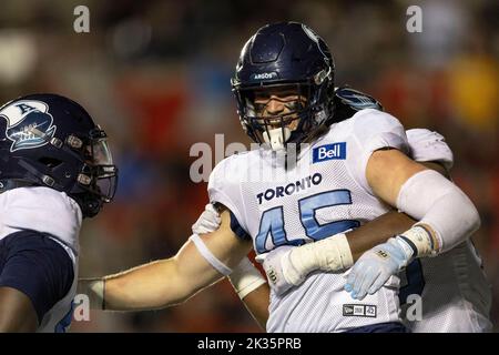 Ottawa, Kanada. 24. September 2022. Jack Cassar (45) von den Toronto Argonauts in einem regulären Saison Canadian Football League (CFL) Spiel zwischen den Toronto Argonauts in den Ottawa Redblacks. Die Argonauten gewannen das Spiel 45-15. Stockfoto