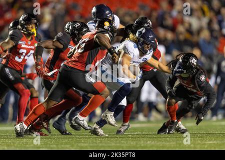 Ottawa, Kanada. 24. September 2022. AJ Ouellette (34) der Toronto Argonauts in einem regulären Saison Canadian Football League (CFL) Spiel zwischen den Toronto Argonauts auf den Ottawa Redblacks. Die Argonauten gewannen das Spiel 45-15. Stockfoto