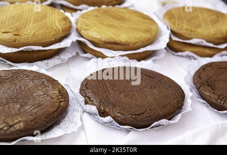 Detail der typisch spanischen traditionellen Kuchen, süße Speisen, Dessert Stockfoto