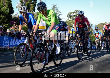 Der Slowene Tadej Pogacar wurde während des Elite-Straßenrennens der Männer bei den UCI Road World Championships Cycling 2022 in Wollongong, Australien, am Sonntag, 25. September 2022, in Aktion gezeigt. Die Worlds finden vom 18. Bis 25. September statt. BELGA FOTO DIRK WAEM Stockfoto