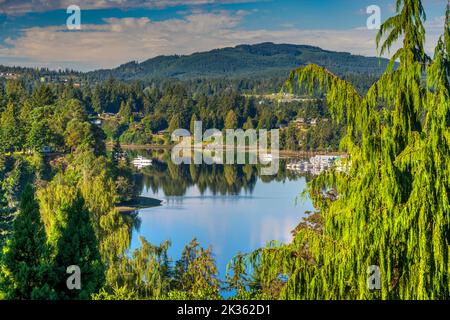 Landschaftlich reizvolle Sommeransicht auf der Halbinsel Kitsap, Bremerton, Washington, USA Stockfoto
