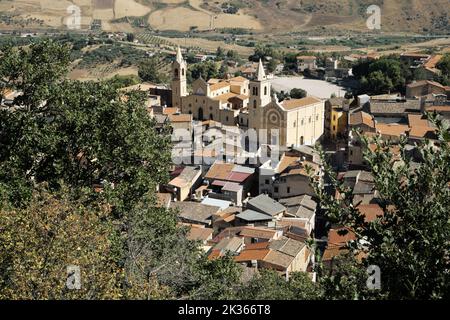 Mezzojuso ist ein altes Dorf, das von den Flüchtlingen Albaniens im 15.. Jahrhundert im Westen Siziliens, Italien, gegründet wurde Stockfoto