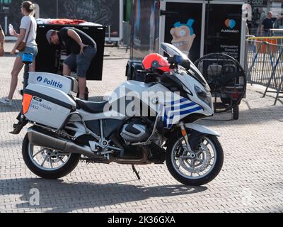 Sint Niklaas, Belgien, 04. September 2022, Kraftfahrzeug der Marke BMW der örtlichen Polizei Sint Niklaas in Belgien Stockfoto