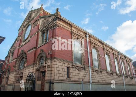 St. Wilfrids römisch-katholische Kirche zwischen Fishergate und Winckley Square in der Chapel Street in Preston, Großbritannien Stockfoto