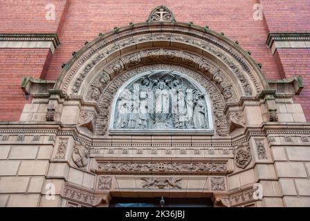 St. Wilfrids römisch-katholische Kirche zwischen Fishergate und Winckley Square in der Chapel Street in Preston, Großbritannien Stockfoto