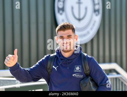 Plymouth Argyle Mittelfeldspieler Joe Edwards (8) kommt während des Sky Bet League 1 Spiels Plymouth Argyle gegen Ipswich Town im Home Park, Plymouth, Vereinigtes Königreich, 25.. September 2022 (Foto von Stanley Kasala/News Images) in Plymouth, Vereinigtes Königreich am 9/25/2022. (Foto von Stanley Kasala/News Images/Sipa USA) Stockfoto