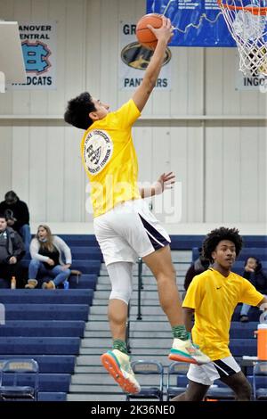 Bishop Noll gegen Lake Station 2021 High School Basketball. Wettbewerbe von Schulmannschaften Stockfoto