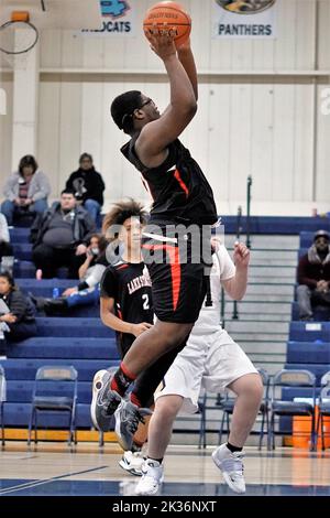 Bishop Noll gegen Lake Station 2021 High School Basketball. Wettbewerbe von Schulmannschaften Stockfoto