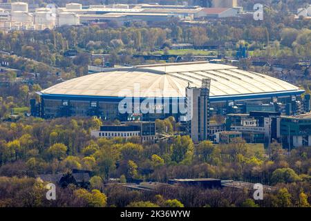 Luftaufnahme, Veltins-Arena Bundesliga-Stadion des FC Schalke 04 mit geschlossenem Dach, letzter Flutlichtmast, Erle, Gelsenkirchen, Ruhrgebiet, Nordrhein-West Stockfoto