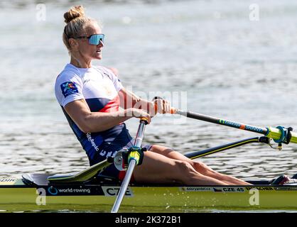 Racice, Tschechische Republik. 25. September 2022. Die tschechische Lenka Antosova tritt am 25. September 2022 in Racice, Tschechische Republik, beim Einzel-Sculls-Finale B der Männer am 8. Tag der Ruderweltmeisterschaften 2022 in der Labe Arena Racice an. Quelle: Ondrej Hajek/CTK Photo/Alamy Live News Stockfoto