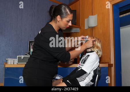 Birmingham, Großbritannien. 25. September 2022. Gesichtsbemalung während des Fa Women's Super League Spiels Birmingham City Women vs Coventry United Women in St Andrews, Birmingham, Großbritannien, 25.. September 2022 (Foto von Simon Bissett/News Images) in Birmingham, Großbritannien am 9/25/2022. (Foto von Simon Bissett/News Images/Sipa USA) Quelle: SIPA USA/Alamy Live News Stockfoto