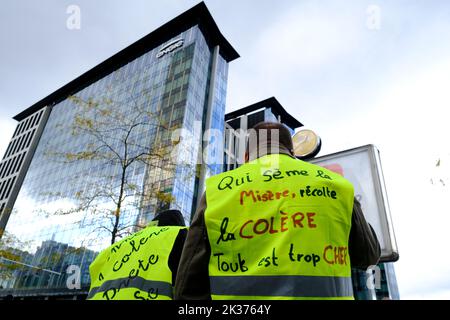 Brüssel, Belgien. 25. September 2022. Demonstration gegen steigende Energiepreise und erhöhte Lebenshaltungskosten in Brüssel, Belgien, am 25. September 2022. Kredit: ALEXANDROS MICHAILIDIS/Alamy Live Nachrichten Stockfoto