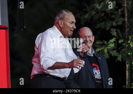 US-Senator Charles Schumer spricht am Samstag, den 24. September 2022, beim Global Bürgerfest im Central Park in New York City. Global: „The World“ ist eine 24-stündige globale Veranstaltung, bei der die Welt vereint, der Planet verteidigt und die Armut besiegt werden soll. Foto von Lev Radin/UPI Stockfoto