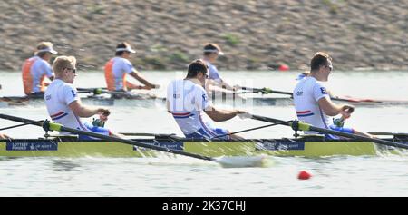 Racice, Tschechische Republik. 25. September 2022. Die britische Eight gewann am 25. September 2022 in Racice, Tschechien, am 8. Tag der Ruderweltmeisterschaften 2022 im Labe Arena Racice das Finale B der Männer-Acht. Kredit: Jan Stastny/CTK Foto/Alamy Live Nachrichten Stockfoto
