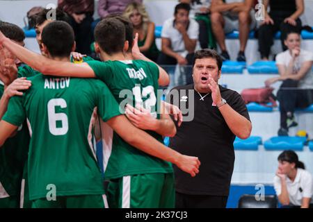 Montesilvano, Italien. 24. September 2022. Martin Stoev, Cheftrainer Bulgariens, während des Halbfinals der CEV U20 Volleyball Europameisterschaft 2022 in Montesilvano (Foto: Elena Vizzoca/Pacific Press) Quelle: Pacific Press Media Production Corp./Alamy Live News Stockfoto