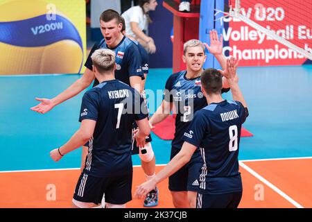 Montesilvano, Italien. 24. September 2022. Das polnische Team jubelt im Halbfinale der CEV U20 Volleyball Europameisterschaft 2022 in Montesilvano (Foto: Elena Vizzoca/Pacific Press) Quelle: Pacific Press Media Production Corp./Alamy Live News Stockfoto