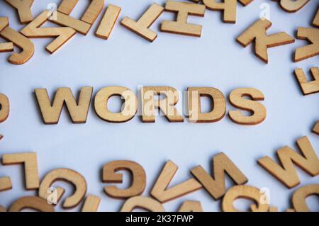 Worttext auf weißem Hintergrund. Bildungskonzept. Stockfoto