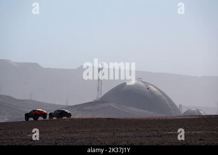 9/25/2022 - Emma Gilmour (NZL) / Tanner Foust (USA), NEOM McLaren Extreme E Tamara Molinaro (ITA) / Timo Scheider (DEU), Xite Energy Racing beim Extreme E Copper X-Prix in Antofagasta, Chile. (Foto von Sam Bloxham/Motorsport Images/Sipa USA) Stockfoto