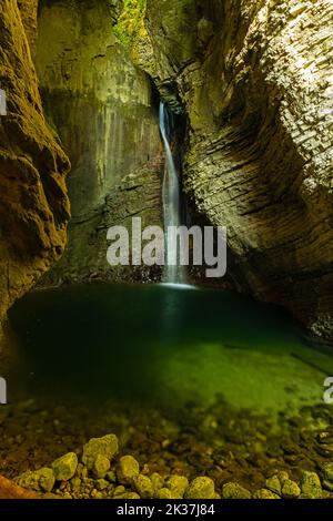 Kozjak Wasserfall in der Nähe von Kobarij in Slowenien Stockfoto