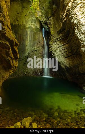 Kozjak Wasserfall in der Nähe von Kobarij in Slowenien Stockfoto