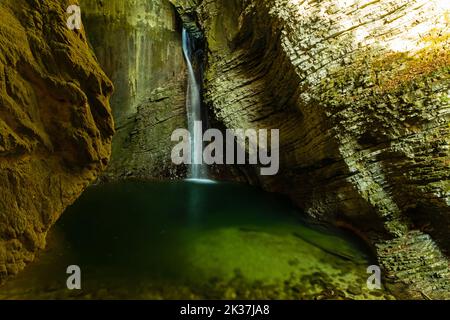 Kozjak Wasserfall in der Nähe von Kobarij in Slowenien Stockfoto