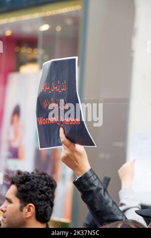 Frau Leben Freiheit Protest birmingham uk16 Tote Iran Unruhen Moralpolizei Volksverärgerung entbrannte nach dem Tod Kurdin Mahsa amini 24.. september Stockfoto