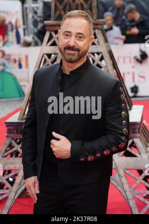 Anthony Fabian nimmt an der britischen Premiere von Mrs Harris Goes to Paris auf dem Curzon Mayfair in London Teil. Bilddatum: Sonntag, 25. September 2022. Stockfoto