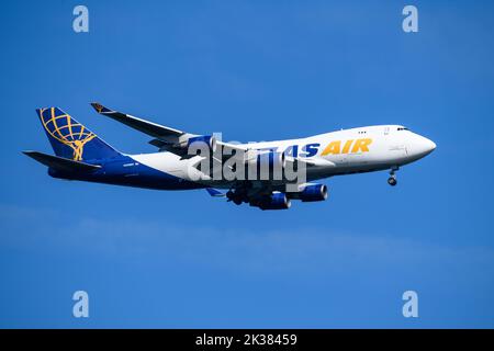 Atlas Air Cargo Boeing B747 bei Ankunft am Flughafen Sydney Stockfoto